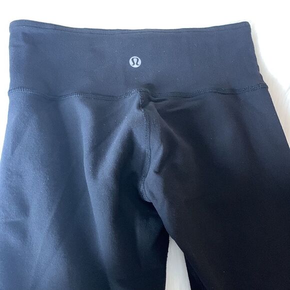 Lululemon Wunder Under Crop *Reversible Size 2 - Picture 10 of 14